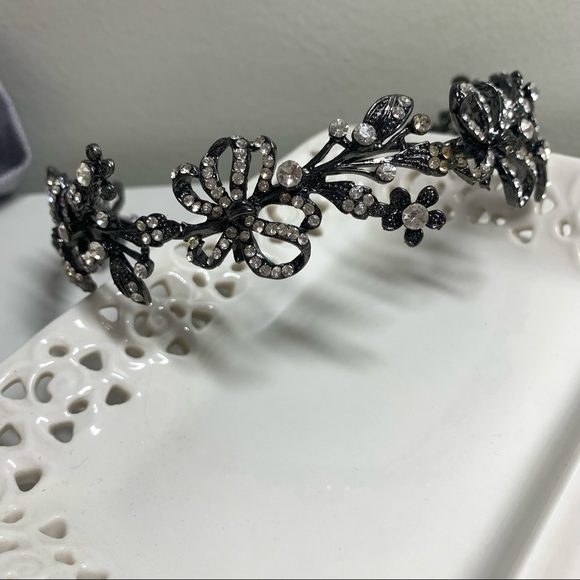 Vera Wang White - Garland Headband in Antique Crystal - Picture 2 of 11